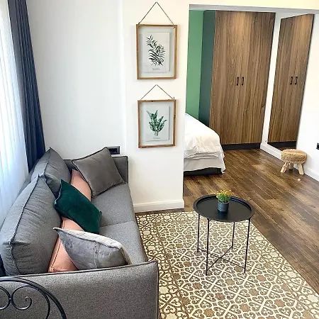 Center Of “savannah” Apartment. *